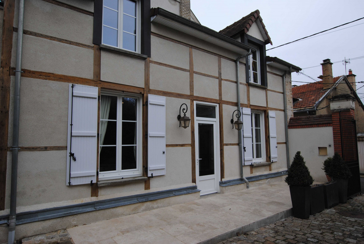 photo 0