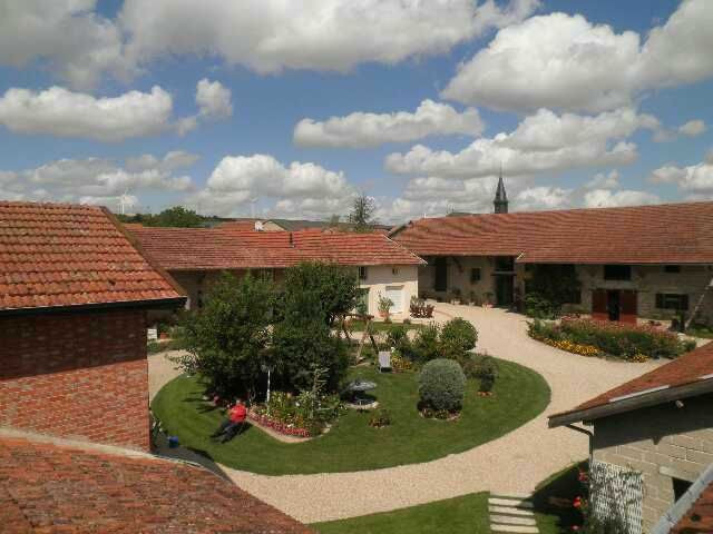 photo 0