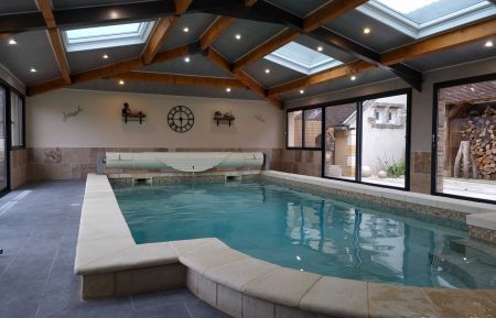 G&icirc;te n&deg;51G413 Esternay - Marne - Piscine int&eacute;rieure chauff&eacute;e toute l'ann&eacute;e