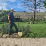 Marc, le propri&eacute;taire vous souhaite la bienvenue au Clos du Val d'Or